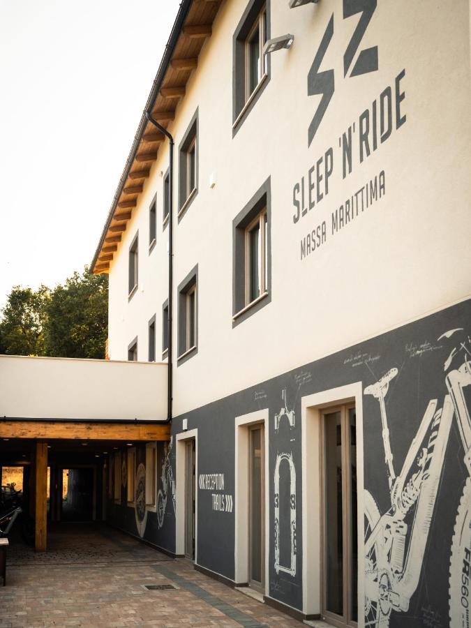 Hotel Sleep 'N' Ride Massa Marittima Exterior foto