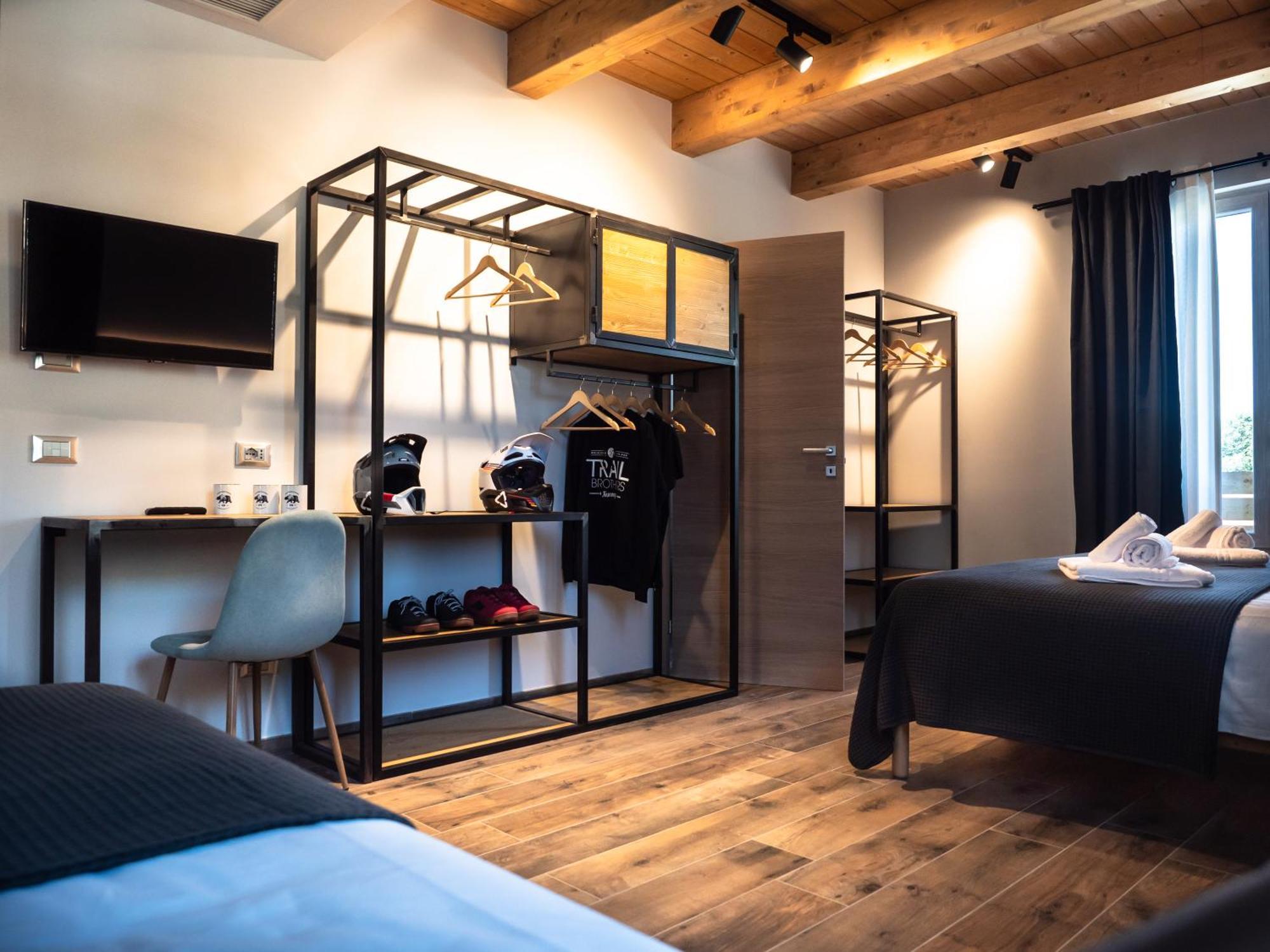 Hotel Sleep 'N' Ride Massa Marittima Exterior foto